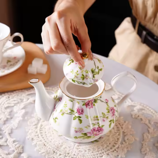 Théière en Porcelaine Anglaise - Camilia