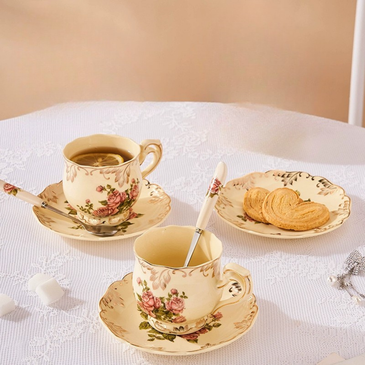 Set de 4 Tasses en Porcelaine Florale – Lady Daphné
